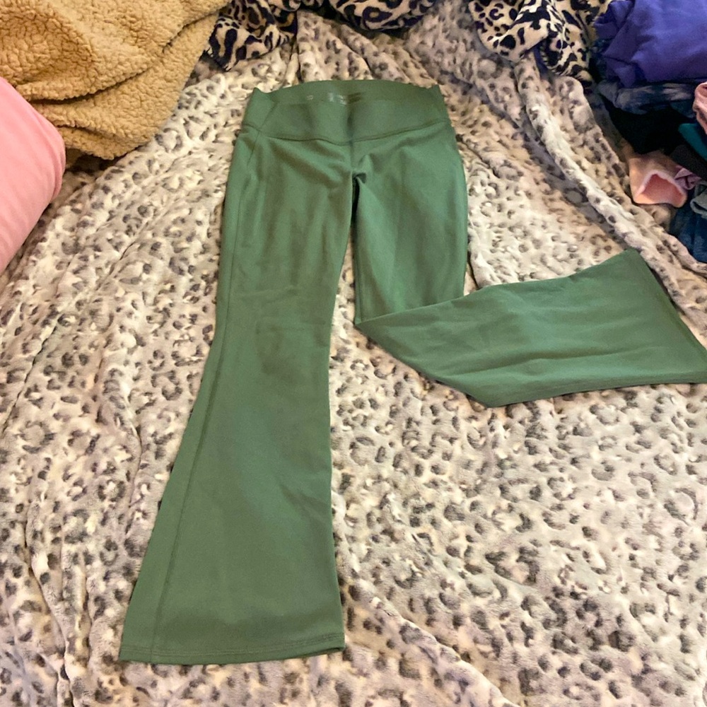 All in motion green bell bottom leggings